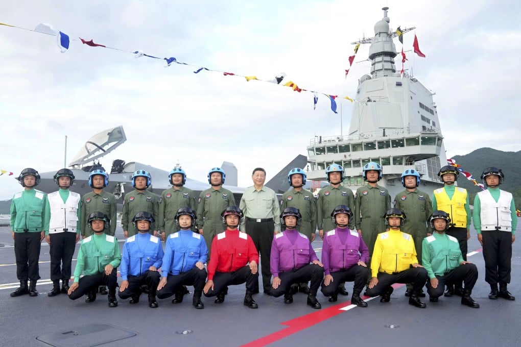 President Xi Jinping met Fujian crew members at last week’s commissioning ceremony. Photo: Xinhua