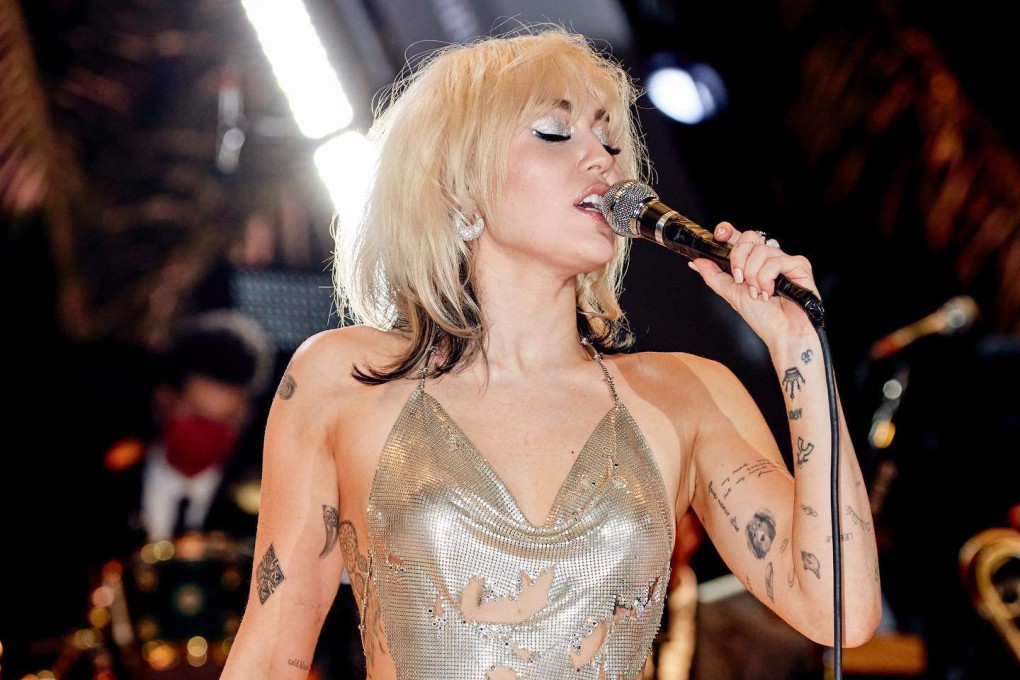 Pop star Miley Cyrus has sung the praises of EMDR, saying it helped her overcome crippling stage fright and panic attacks that started after the pandemic. Photo: Instagram/mileycyrus