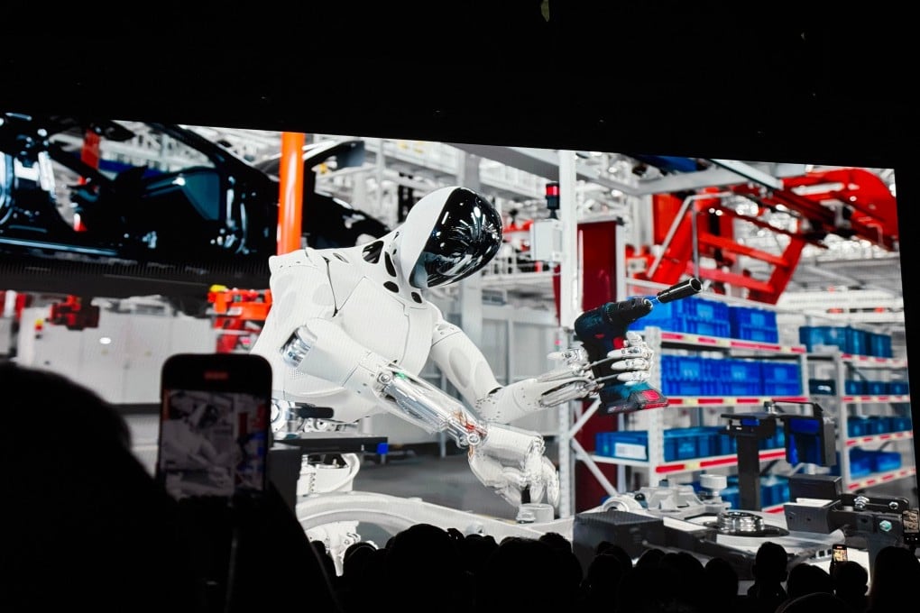 Xpeng’s humanoid robot Iron relies primarily on visual data for training and decision-making. Photo: Shutterstock