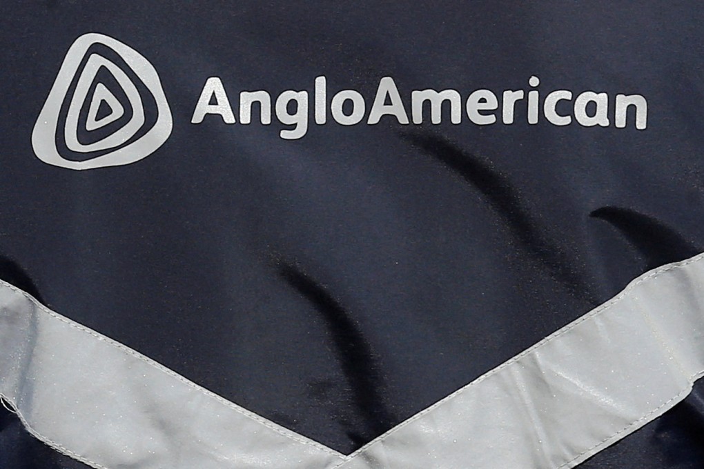 The logo of Anglo American is seen on a jacket of an employee at the Los Bronces copper mine in Chile. Photo: Reuters