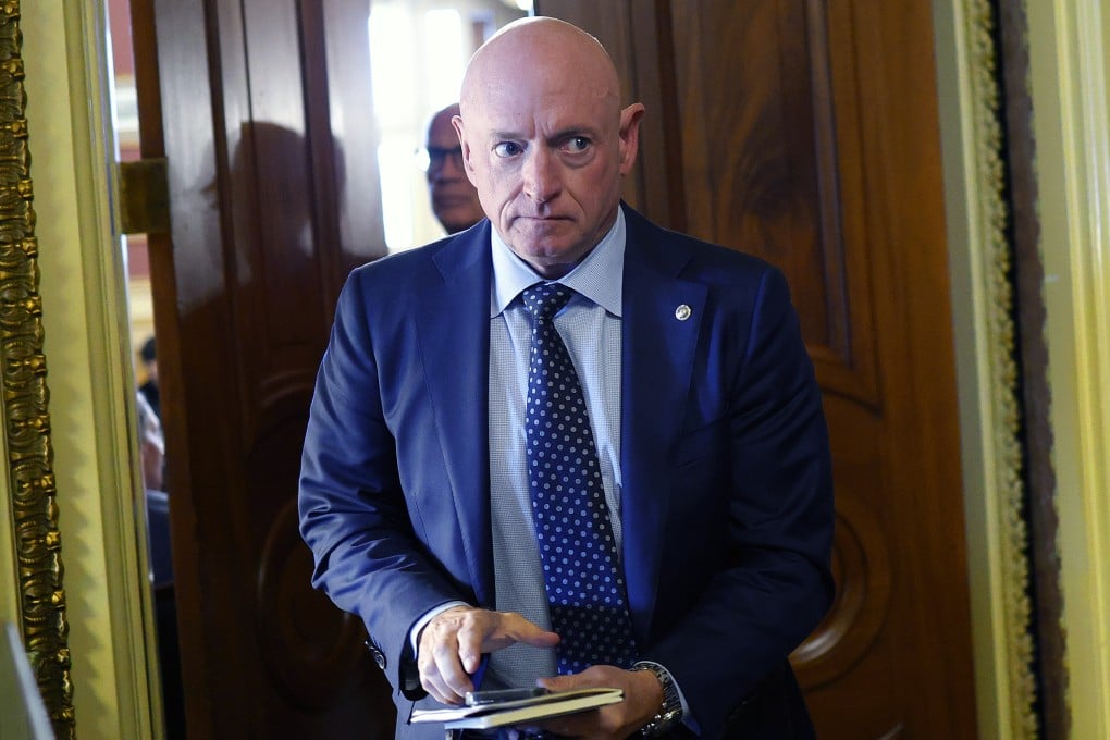 US Senator Mark Kelly. Photo; Getty Images