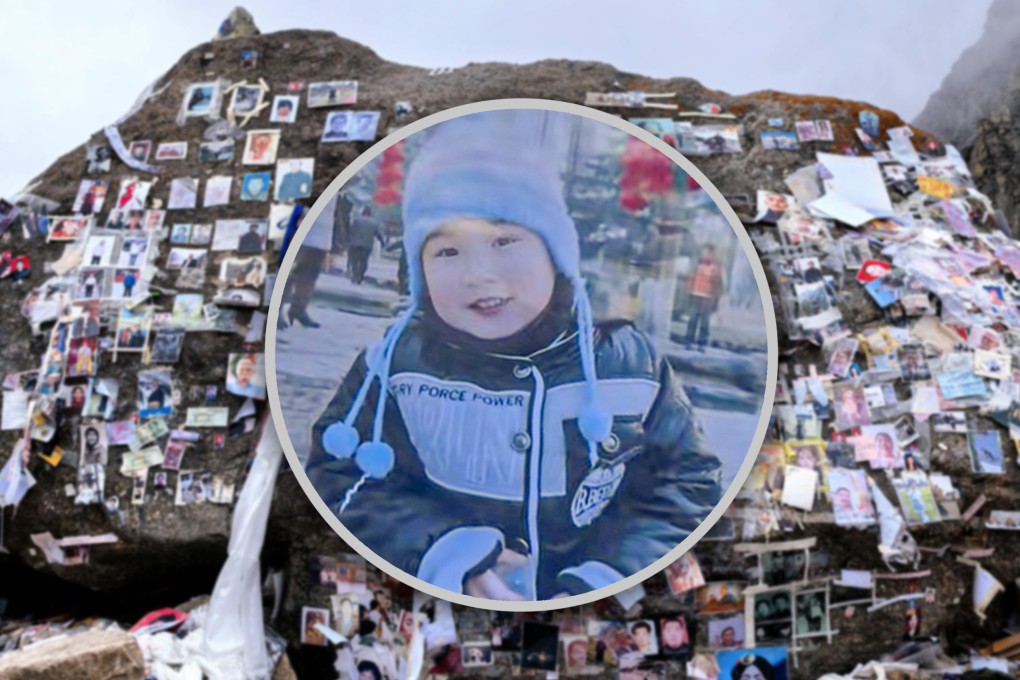 A young man, who rode his motorcycle from Jiangsu to Tibet, fulfilled a mother’s request by placing her deceased son’s photo on a stone believed to be close to heaven. Photo: SCMP composite/Douyin