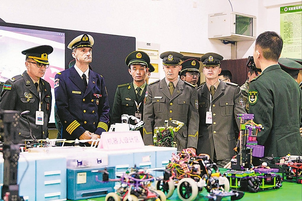 Robot Tempur China Meniru Gerakan Prajurit dan Bahas Etika AI Perang