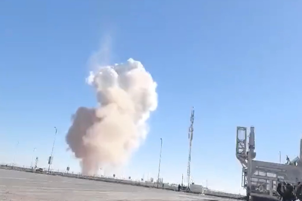 China Gagal Mendaratkan Kembali Tahap Pertama Roket Reusable Zhuque-3