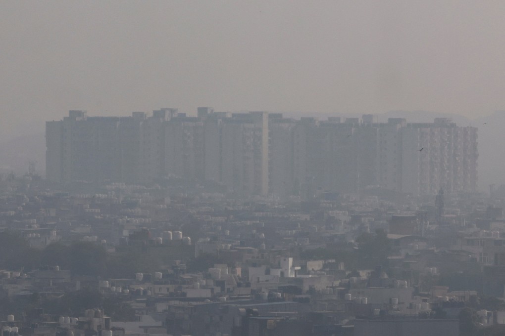 Buildings are shrouded in smog, in New Delhi, India, on November 29. Photo: Reuters