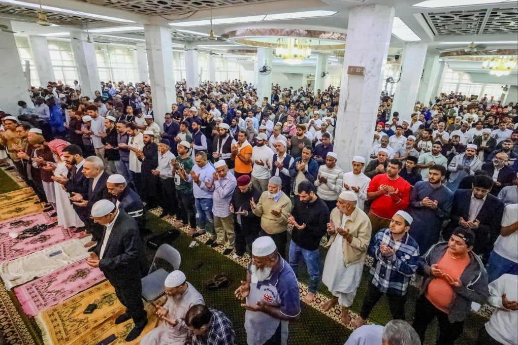 The Incorporated Trustees of the Islamic Community Fund of Hong Kong held a special prayer session at Kowloon Mosque in Tsim Sha Tsui to pay respect to the victims of the Tai Po fire. Photo: Dickson Lee