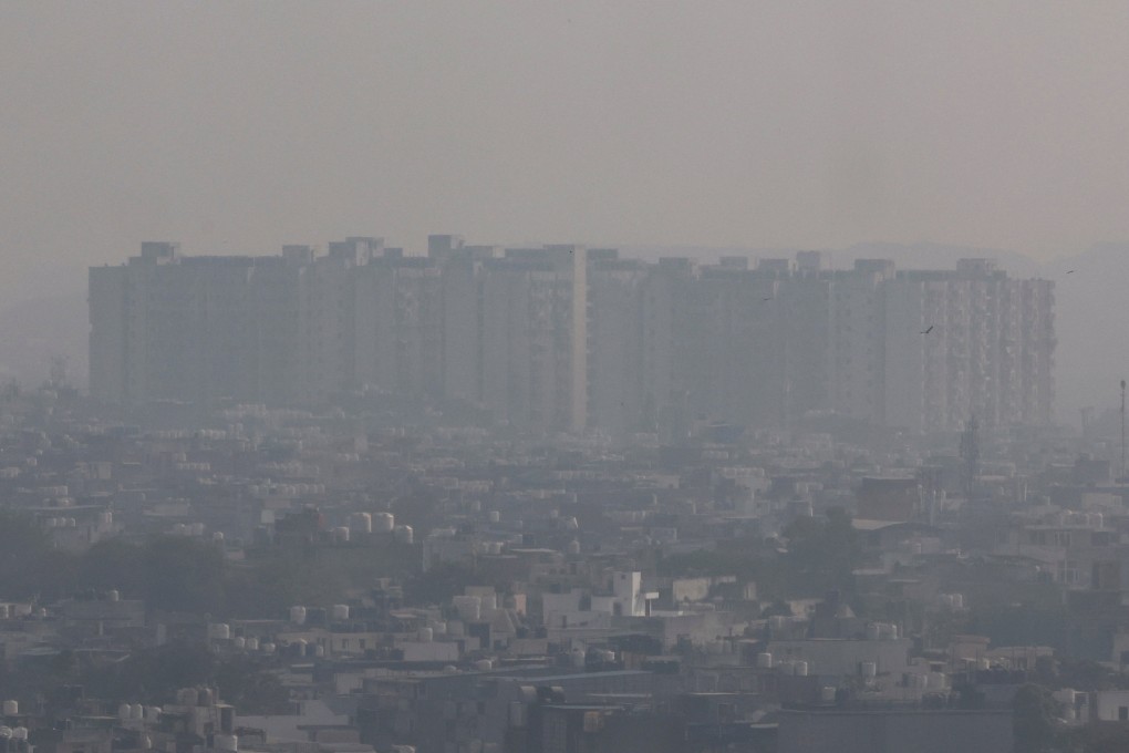 Buildings are shrouded in smog, in New Delhi, India, on November 29. Photo: Reuters