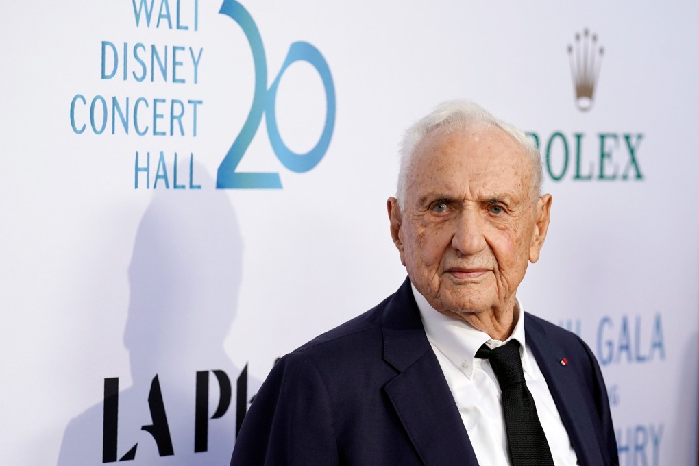 Frank Gehry poses at the 2023 Los Angeles Philharmonic Gala in October 2023. Photo: AP