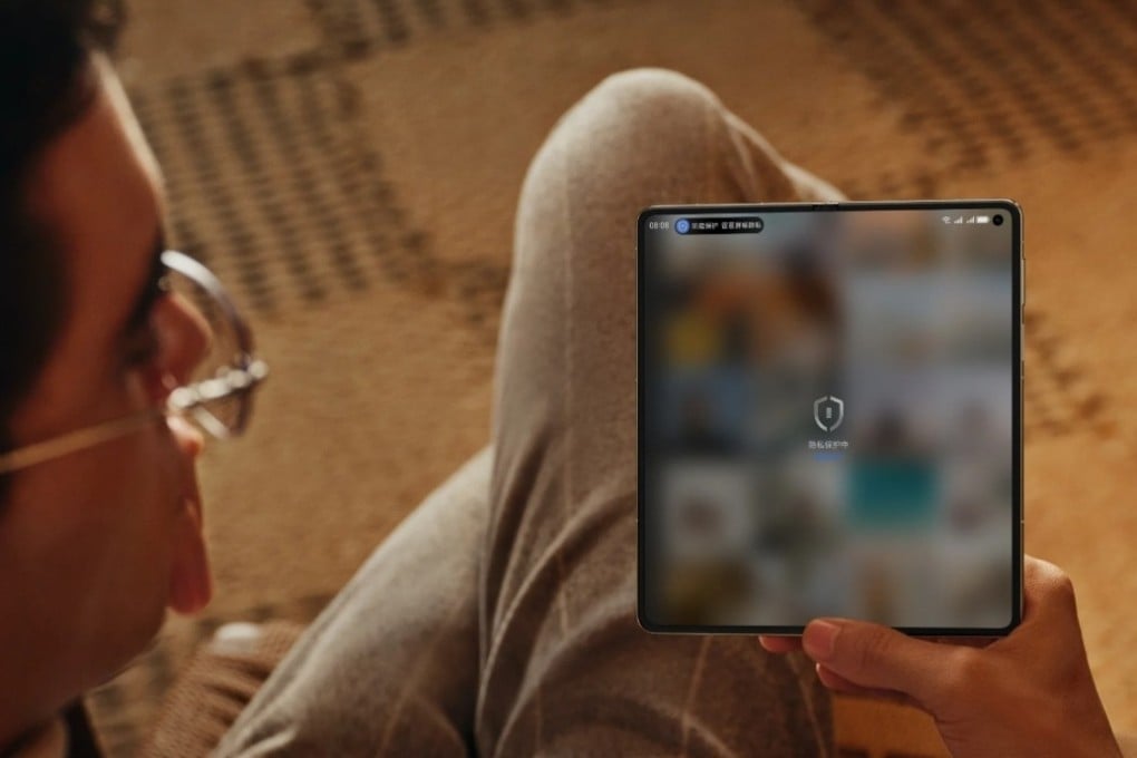 The Huawei Mate X7 features a thickness of 4.5mm when unfolded. Photo: Handout