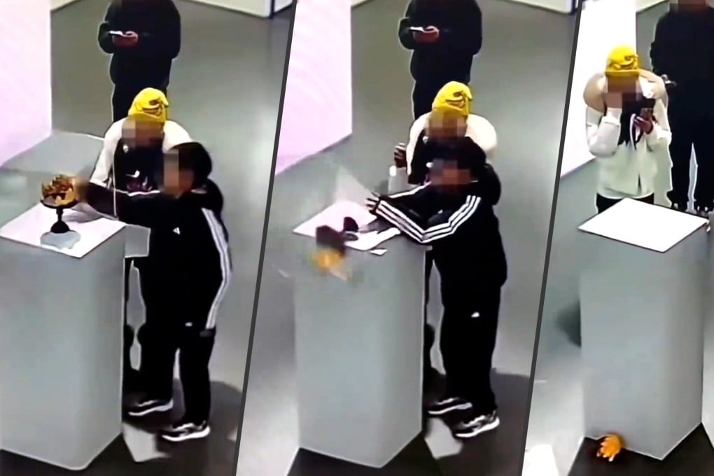 A influencer in China with 13 million followers has been left upset after a boy accidentally knocked over her US$280,000 golden crown which was on display at an exhibition in Beijing. Photo: SCMP composite/Douyin