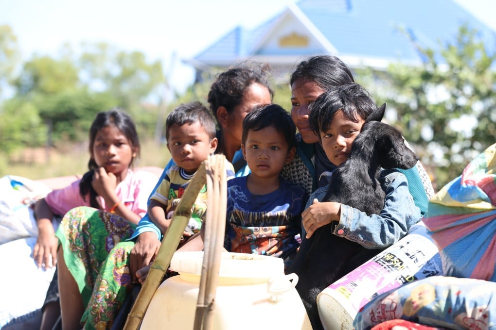 Civilians flee Srei Snam district in Cambodia’s Siem Reap province on Monday following an attack by Thai military forces. Photo: Agence Kampuchea Presse via Xinhua