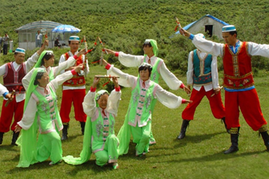 We delve into the Bao’an ethnic minority in China which has a unique wedding tradition called “flogging the father-in-law” for not disciplining his daughter. Photo: dzwww.com