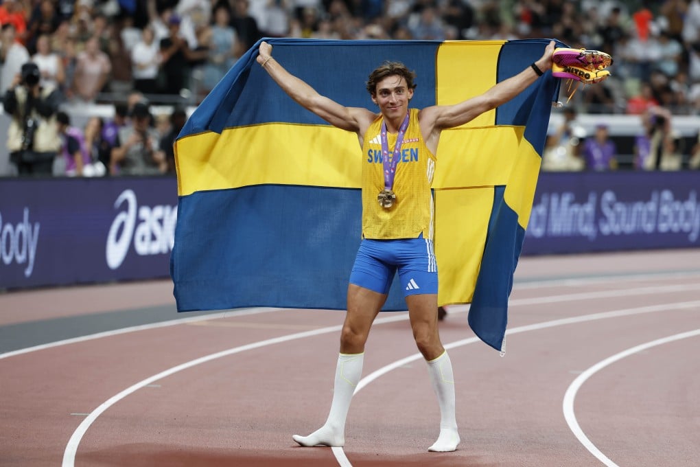 Sweden’s Mondo Duplantis shone on the biggest stage again, setting his 14th pole vault world record this year. Photo: Xinhua
