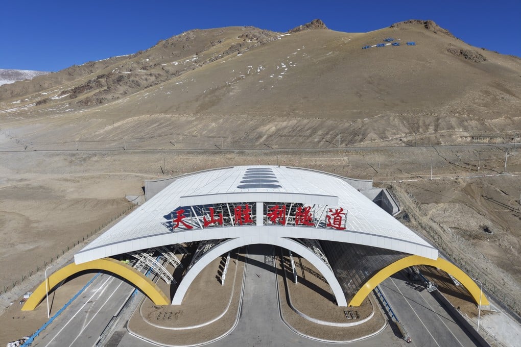 The Tianshan Shengli Tunnel on the Urumqi-Yuli Expressway in Xinjiang Uygur Autonomous Region is open to traffic. Photo: Xinhua