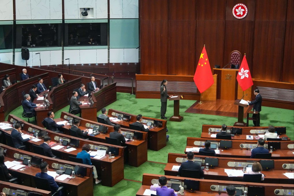 Newly elected legislator Vivian Kong (left) and Chief Executive John Lee Ka-chiu during the oath-taking ceremony for the Legislative Council on January 1. Photo:  Sam Tsang