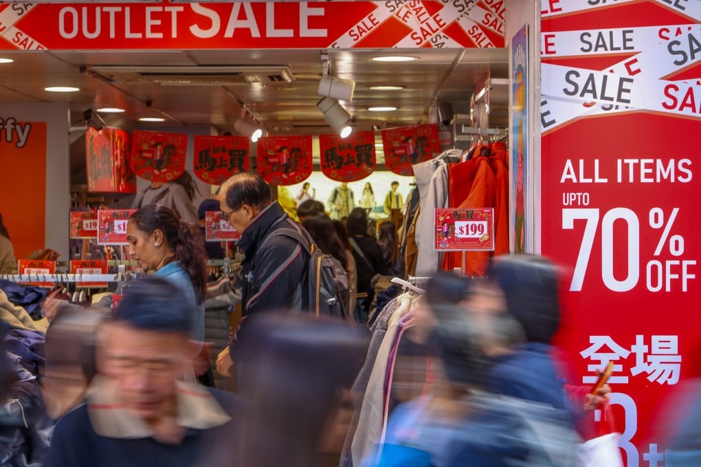 Shoppers at Tsim Sha Tsui. Hong Kong’s retail sales “sustained its recovery momentum” in November, authorities say. Photo: Dickson Lee