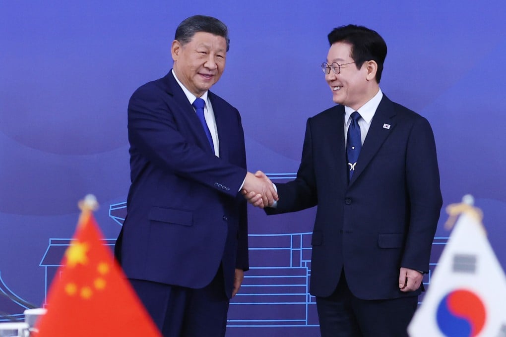 President Xi Jinping shakes hands with South Korean President Lee Jae-myung on November 2. They are expected to meet again next week. Photo: dpa