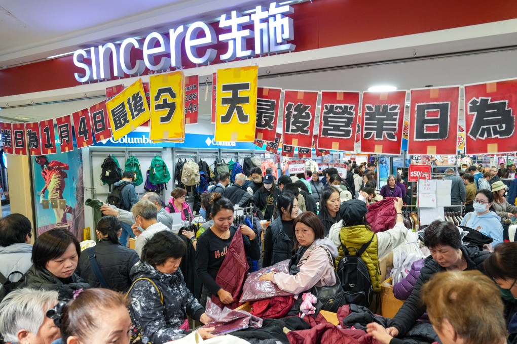 Bargain hunters pack the Sham Shui Po branch of Sincere Department Store on its last day of operations. Photo: Sam Tsang