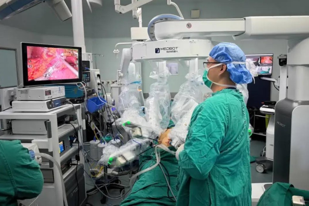 A surgical robot performs an operation in Beijing. Photo: Handout