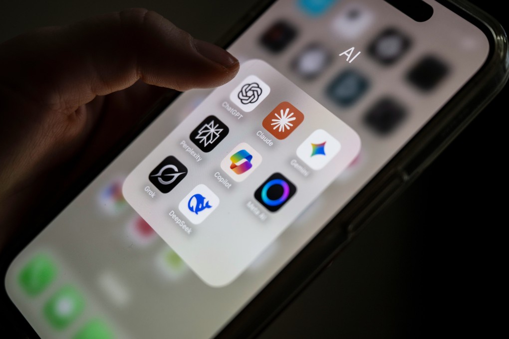 AI apps on a smartphone screen: ChatGPT, Claude, Gemini, Perplexity, Microsoft Copilot, Meta AI, Grok and DeepSeek. Photo: dpa
