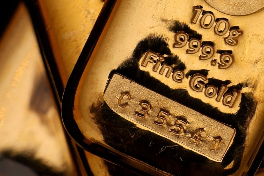 Banks in China are offering investors gold-related products as an alternative for them to diversify their portfolios. Photo: Reuters