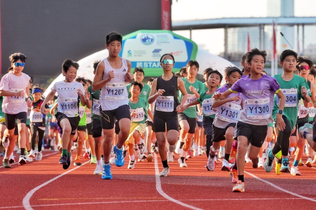 Youngsters off to a quick start in the new youth race. Photo: Elson Li