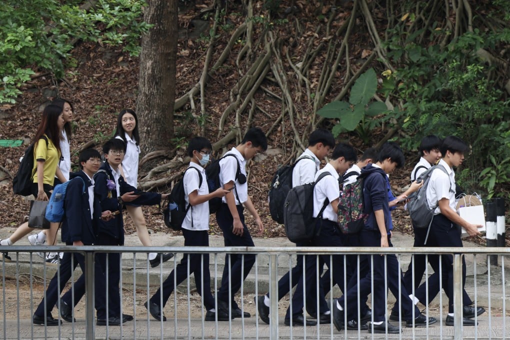 Teaching pupils in English will better prepare them for higher education, a school council says. Photo: Jelly Tse