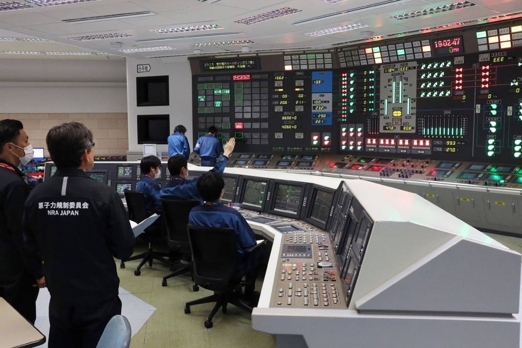The reactor startup procedure for Unit 6 is carried out in the central control room of Tepco’s Kashiwazaki-Kariwa Nuclear power plant on Wednesday. Photo: AFP