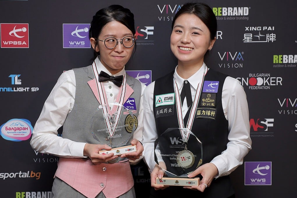 Hong Kong’s Ng On-yee (left) won four out of five matches in the group stage, her only defeat also coming against Bai Yulu (right). Photo: Billiard Sports Council of Hong Kong China