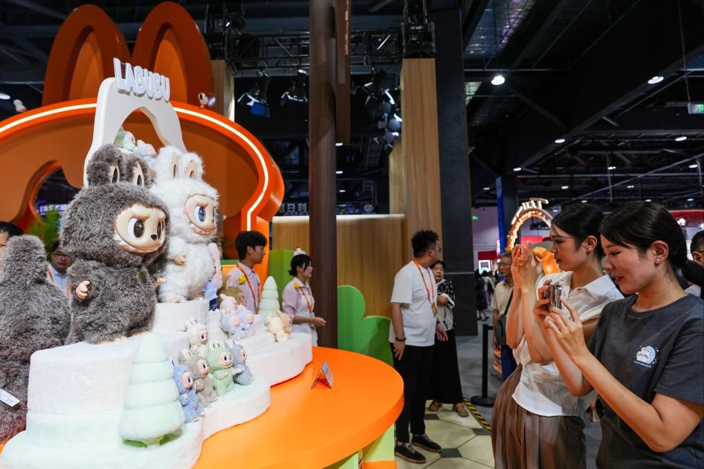 People view Pop Mart’s Labubu products at the 2025 China International Fair for Trade in Services in Beijing on September 12, 2025. Photo: Xinhua