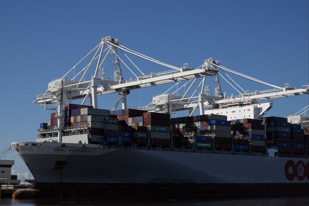 Cargo containers are stacked on a ship at the Port of Los Angeles in Los Angeles, on October 15, 2025. Photo: EPA