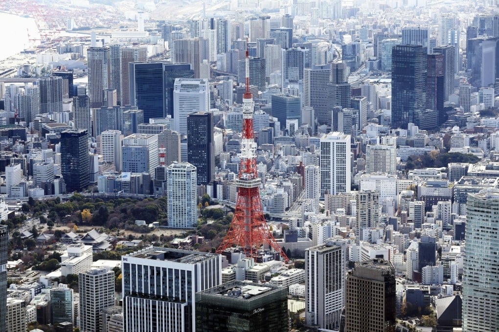 High-rise buildings in central Tokyo, Japan. A group of suspects stole suitcases with 420 million yen in cash from five people in the area. Photo: Kyodo