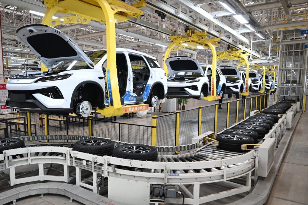 Penjualan Kendaraan Listrik China Turun Tajam, Saham BYD dan Nio Jatuh