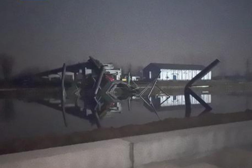 The main span of the unfinished bridge in Yancheng City, eastern China gave way without warning at 5.46pm on Monday. Photo: CCTV
