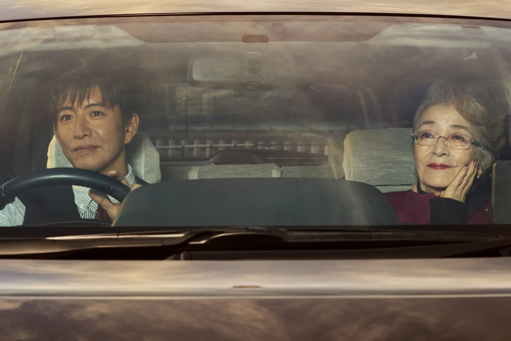Takuya Kimura and Chieko Baisho in a still from Tokyo Taxi (category: IIA, Japanese), directed by Yoji Yamada.