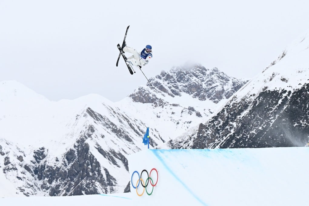 Eileen Gu during a freeski slopestyle run at the Livigno Snow Park ahead of the 2026 Winter Olympics. Photo: EPA