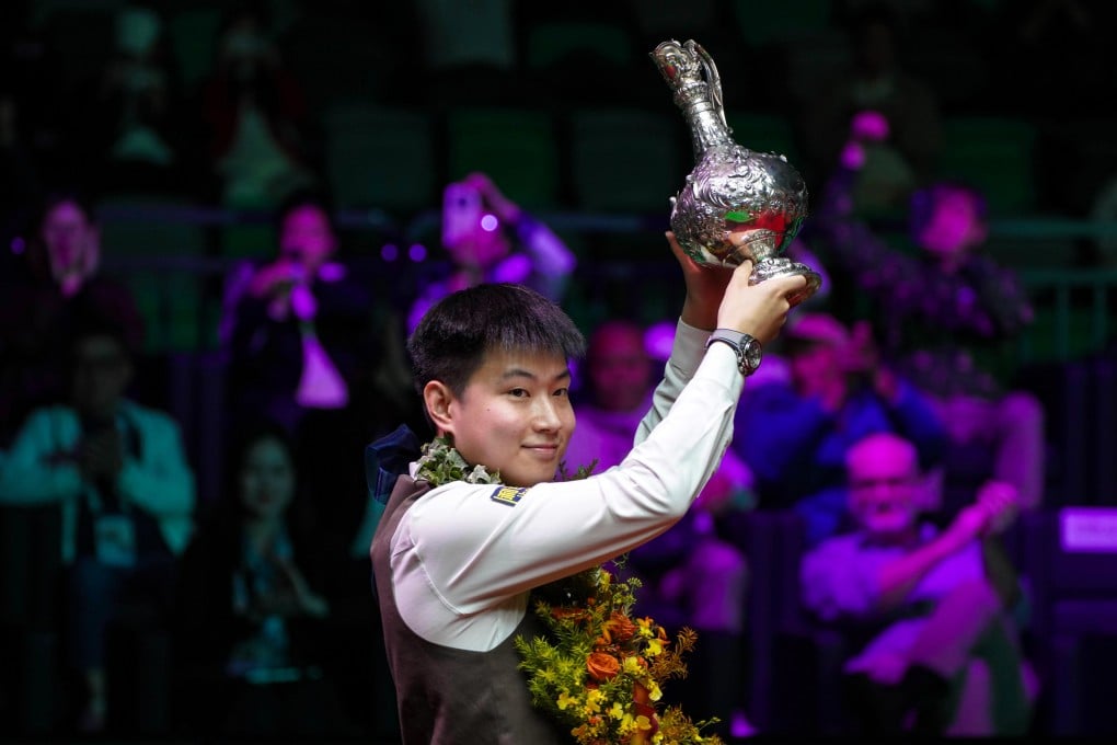 Zhao Xintong acknowledges the Kai Tak Arena crowd after winning the World Grand Prix title on Sunday. Photo: Karma Lo