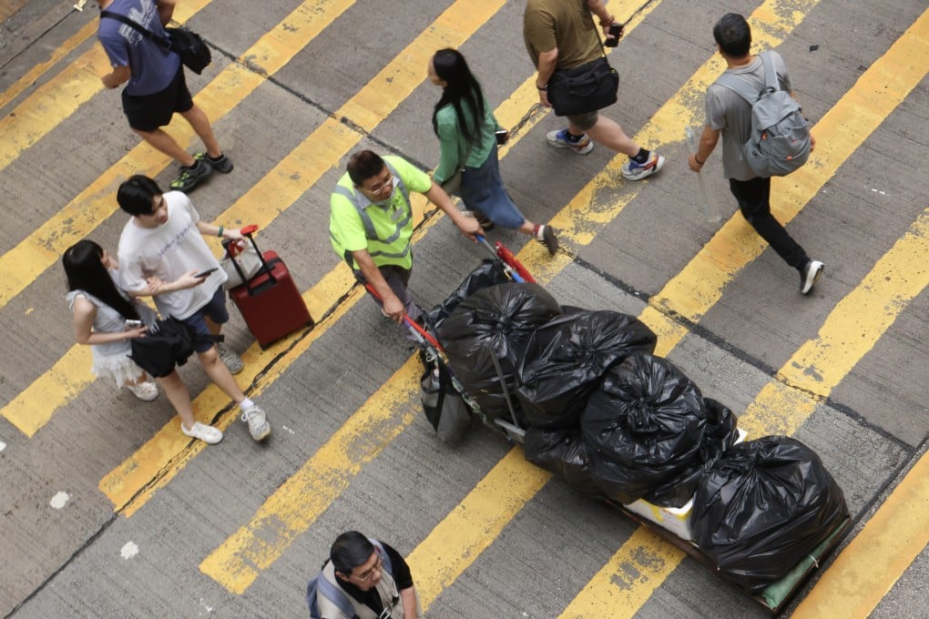 The statutory minimum wage is currently HK$42.10 per hour. Photo: Jelly Tse