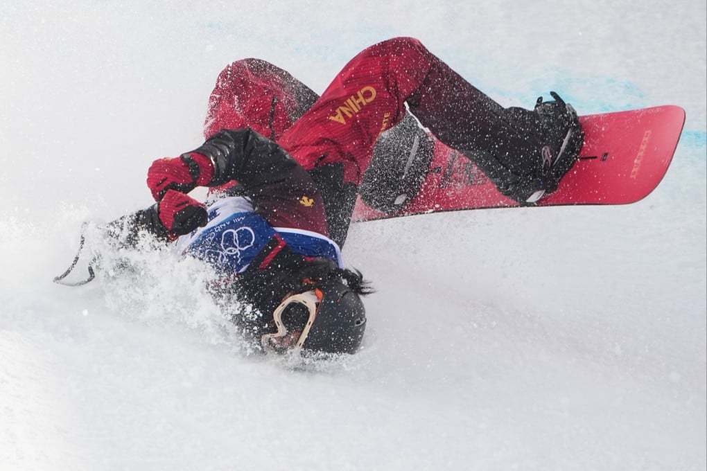 Chinese snowboarder Liu Jiayu took a scary fall in Olympic half-pipe qualifying. Photo: AP