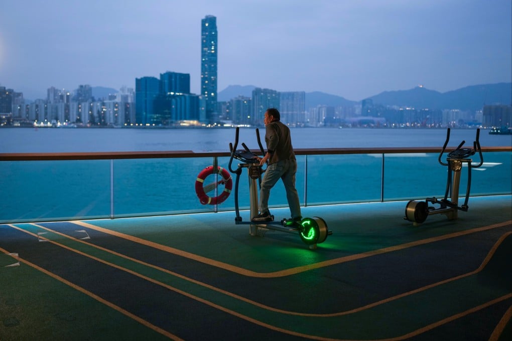 A man works out along the East Coast Boardwalk in North Point on January 22. Photo: Sam Tsang