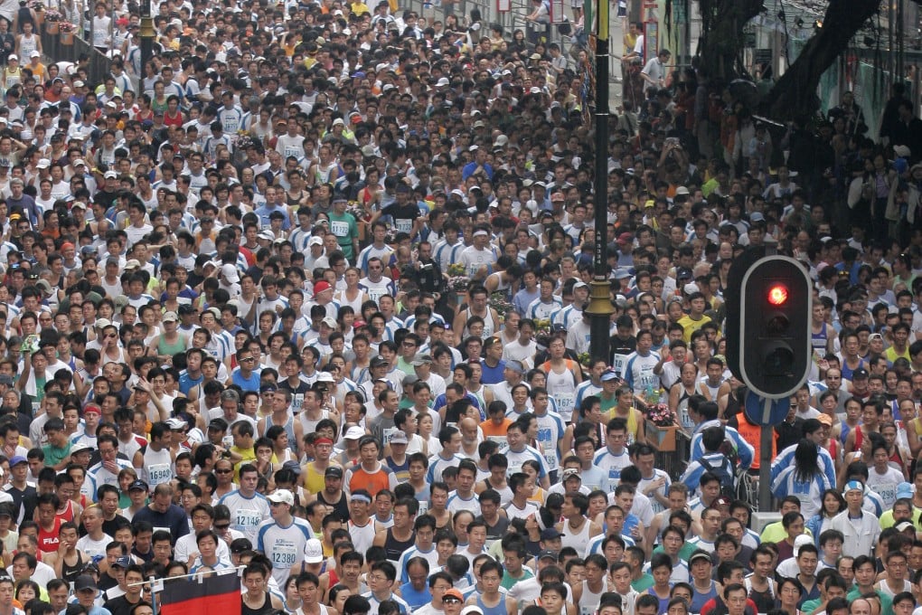 The scene at the start of the half-marathon on Nathan Road in Tsim Sha Tsui on February 12, 2006. Photo: SCMP