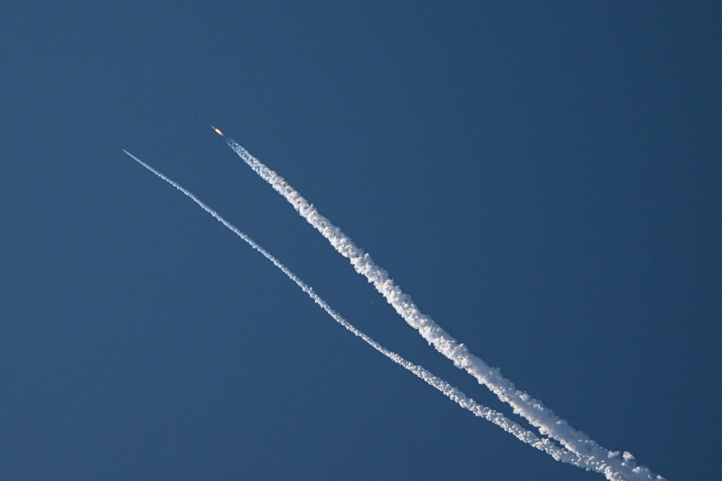 China Sukses Uji Keselamatan Roket Baru Persiapkan Misi Berawak ke Bulan