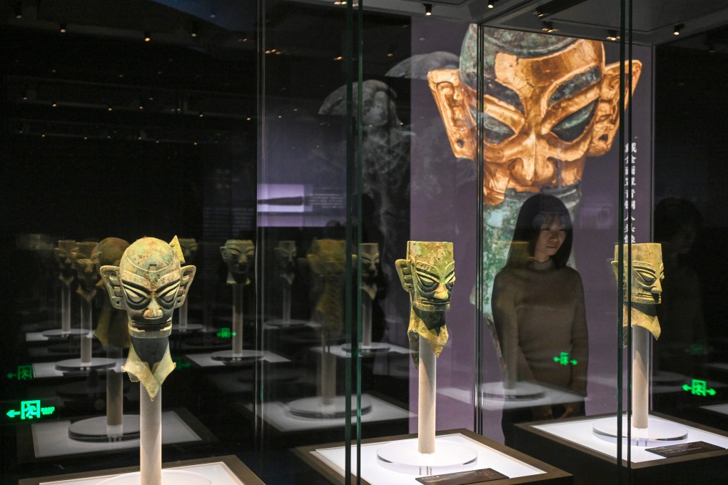 世界遺産石像Museum Treasures of Southeast Asia How did a prized red gemstone reach the ancient, mysterious Shu