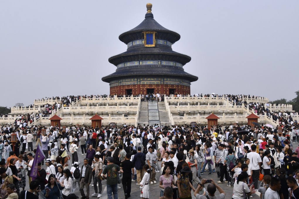 Visitors throng the Temple of Heaven in Beijing. More than a third of Taiwanese visitors to mainland China last year  were young people, according to Beijing’s Taiwan Affairs Office. Photo: Xinhua