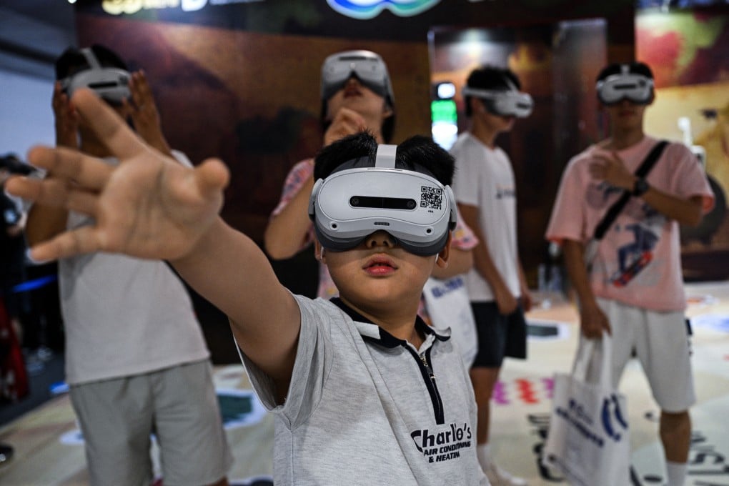 People use augmented reality headsets during the World Artificial Intelligence Conference at the Shanghai World Expo and Convention Center in Shanghai on July 28, 2025. Photo: AFP / Getty Images / TNS