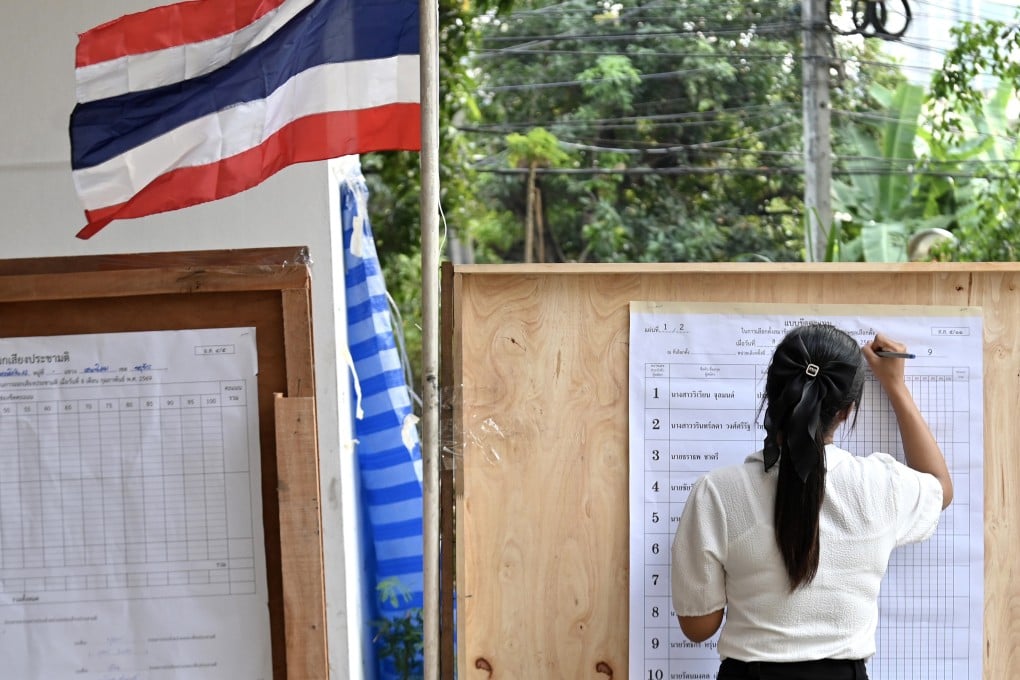 An election worker counts ballots at a counting station in Bangkok, Thailand, on February 8. Photo: Xinhua
