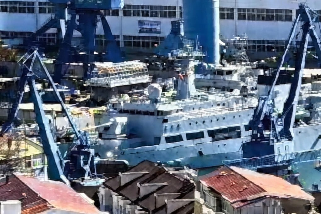 Photos of China’s new 155mm weapon mounted on the bow of a test vessel have recently emerged on Chinese social media. Photo: Handout