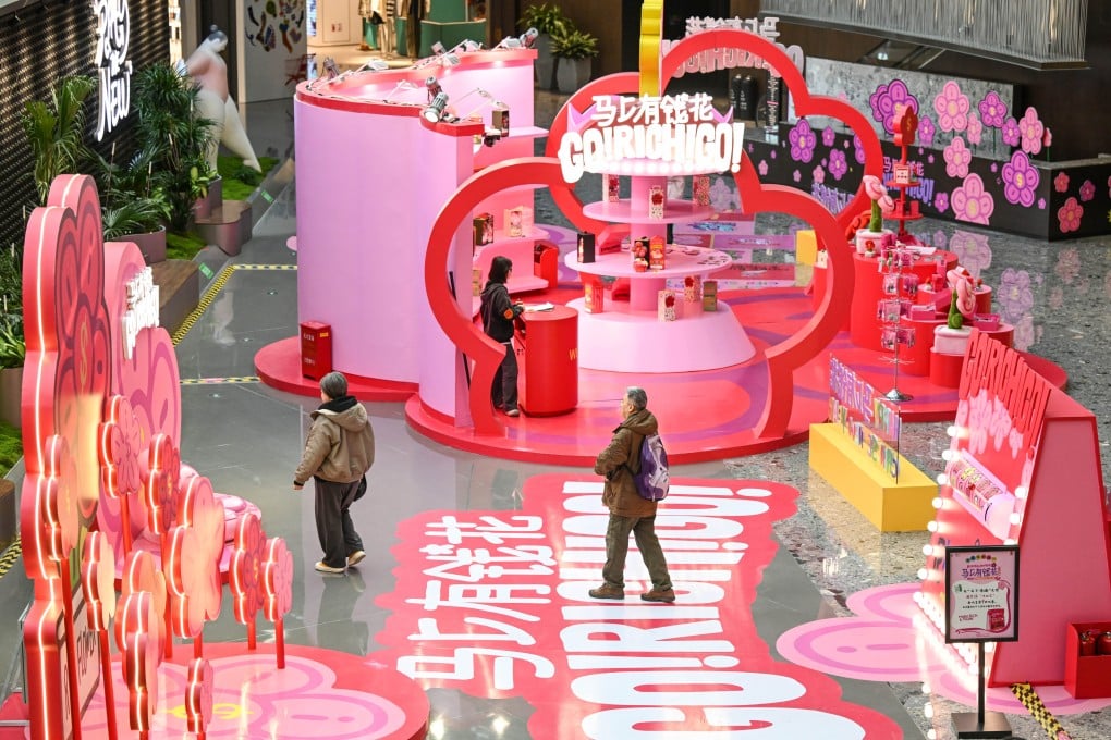 Retail therapy: Chinese consumers have been spending more cautiously and saving more amid uncertain job prospects. Photo: Xinhua