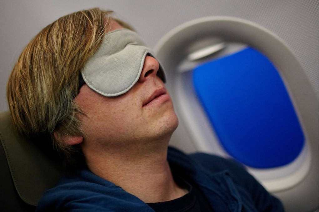 Long flights promise lots of time for productivity, yet many travellers hit an unexpected wall of fatigue and fogginess as soon as they settle into their seat. But why? Experts explain and give advice on how to avoid it. Photo: dpa