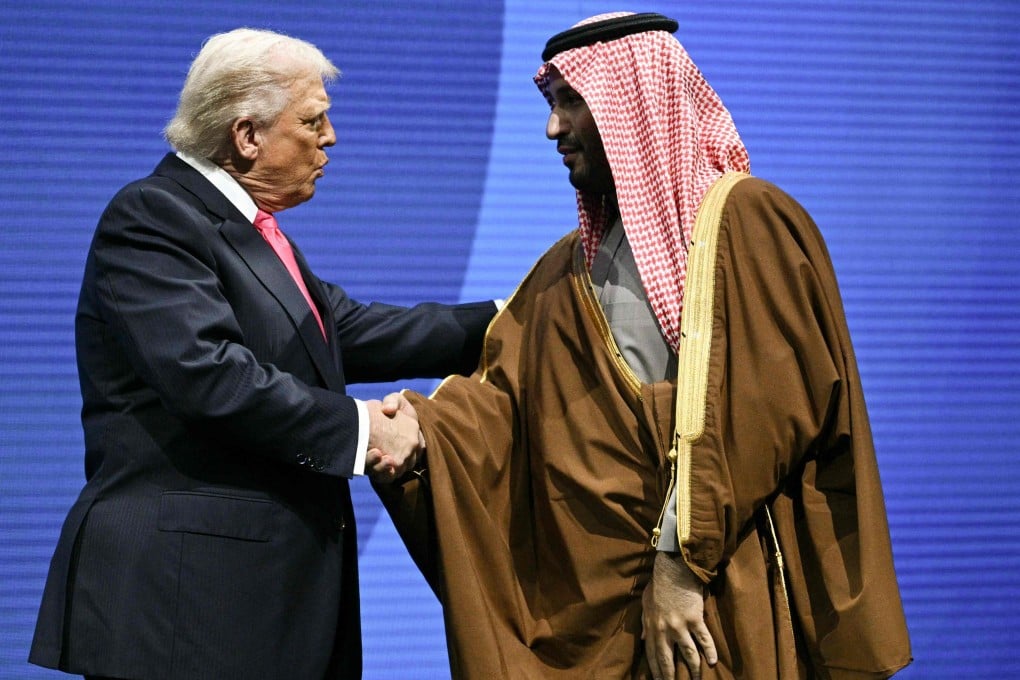 US President Donald Trump (left) shakes hands with Crown Prince and Prime Minister of the Kingdom of Saudi Arabia Mohammed bin Salman at the US-Saudi Investment Forum in Washington on November 19, 2025. Photo: AFP